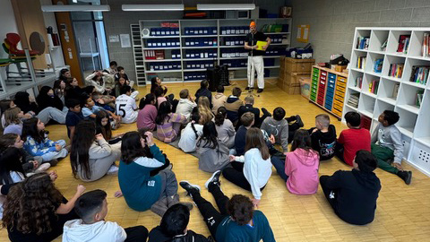 Autorenlesung mit Bas Böttcher im Rahmen des Frederick-Tags