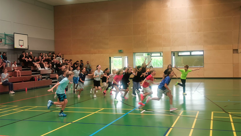 Völkerballturnier: Voller Einsatz, volle Action!