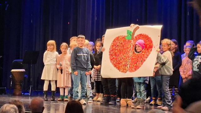 Unsere Grundschulchöre begeistern bei den Seniorenfeiern in der Stadthalle Eislingen
