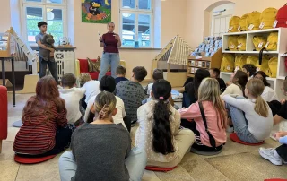 Mit Tablets auf Entdeckungstour in der Stadtbücherei